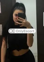 3923977027